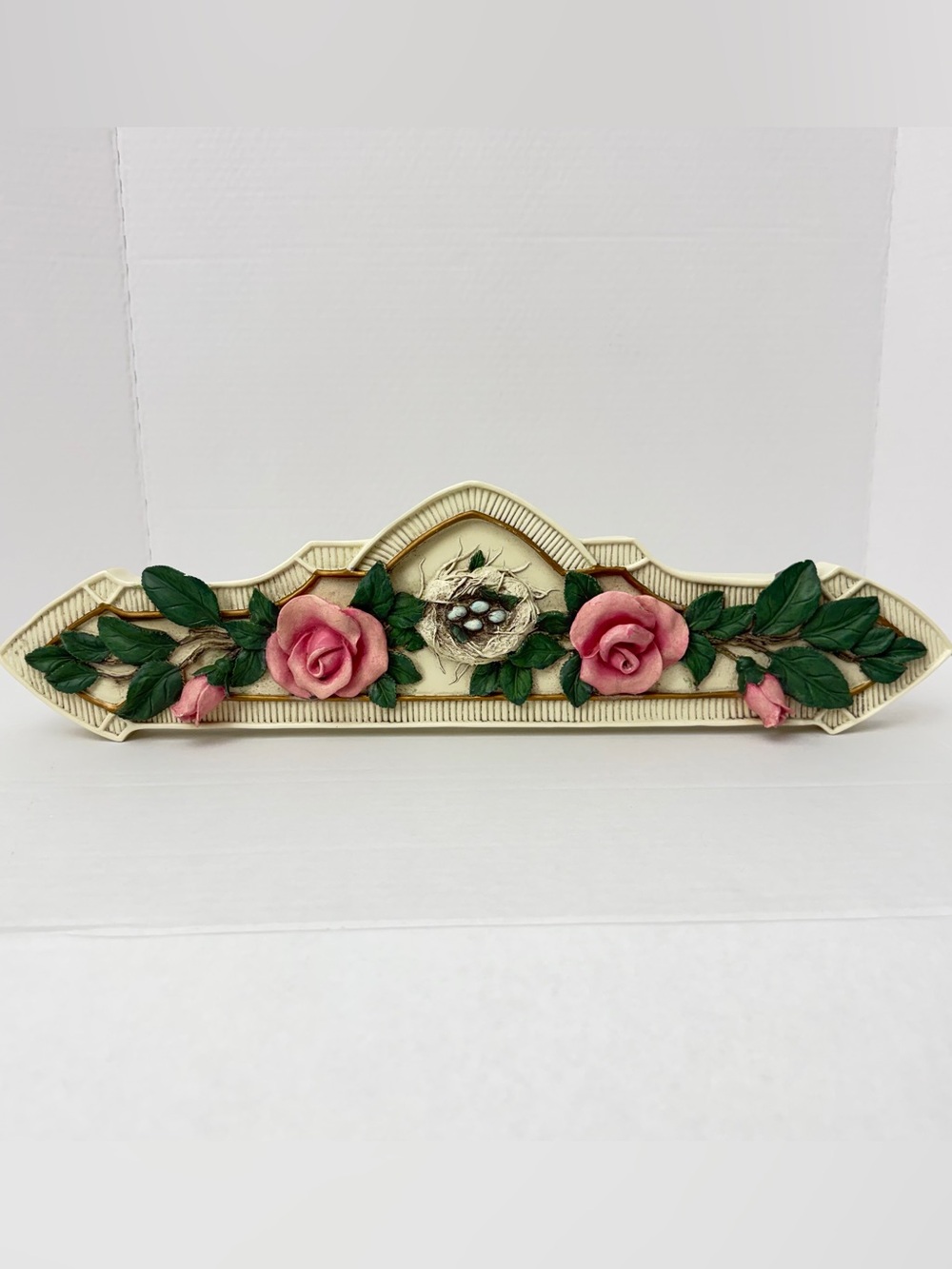 Vintage Vera Wang International Resin Wall Plaque